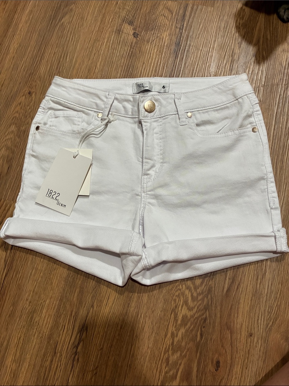 1822 Denim Short Story White Denim Shorts NWT